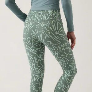 NWT Athleta Textured 7/8 Tight Size Small in Reef Green Floral